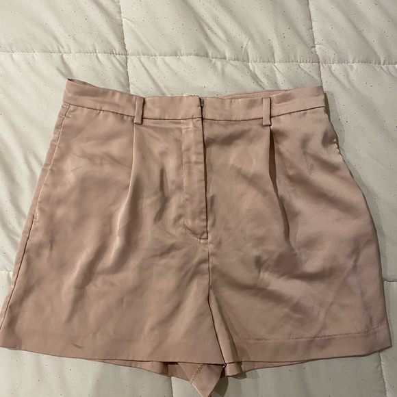 Satin low waist shorts - Picture 3 of 4